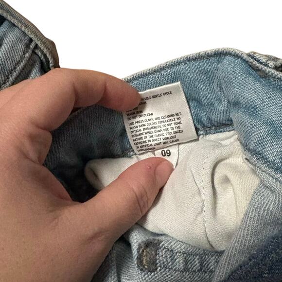 Uniqlo Relaxed Ankle Jeans Medium (30-33 inch waist) drawstring - Picture 7 of 7